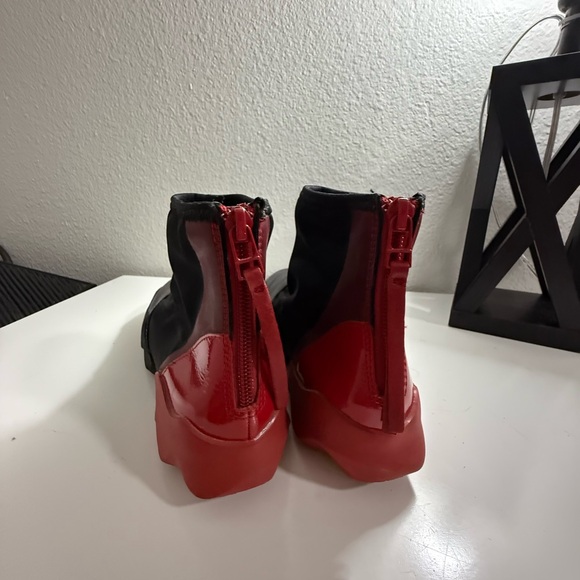 Camper Black and Red Sneakers - Picture 4 of 6